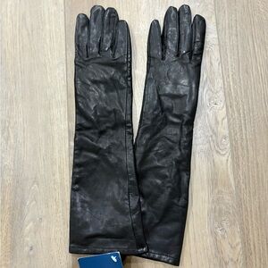 Elegant Black Leather Gloves